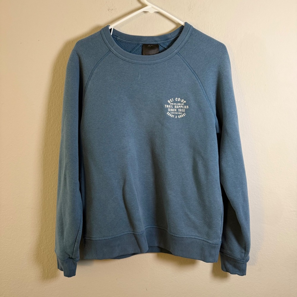 REI Co-op Mens Blue Raglan Crew Neck Graphic Sweatshirt Trail Supplies Size s